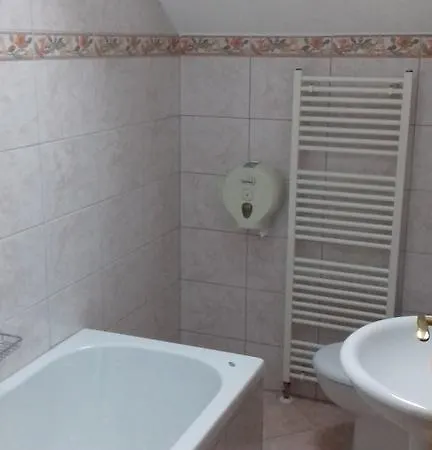 Gradska Kavana Πανσιόν Kupres (Canton 10)