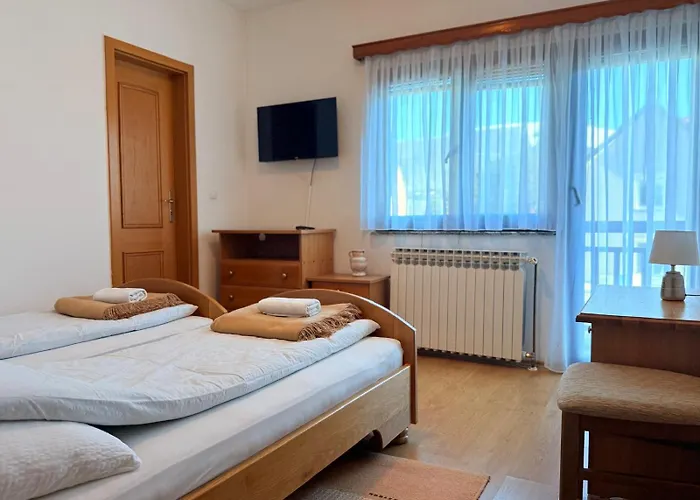 招待所 Gradska Kavana