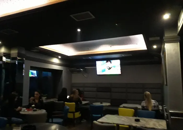 Gradska Kavana 3* 库普雷斯