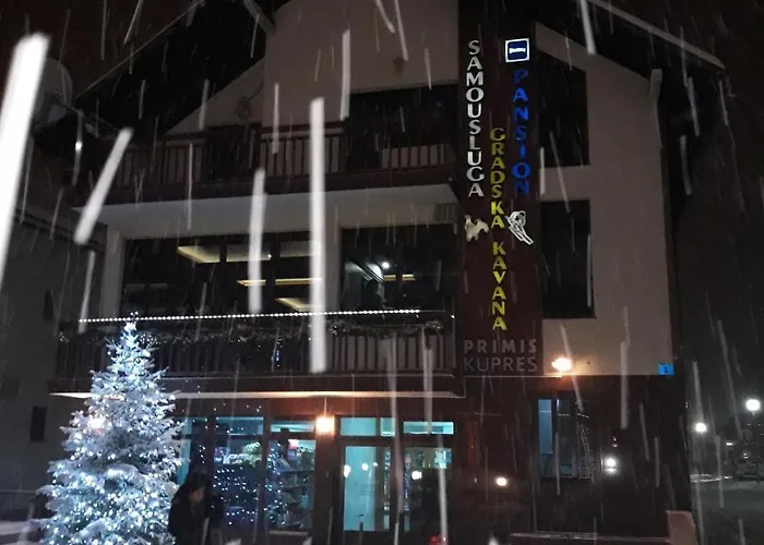 Gradska Kavana 招待所 库普雷斯