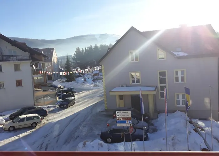 Gradska Kavana 3* 库普雷斯